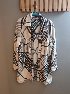 Plaid Button-Front Shacket Jacket - Black & Cream